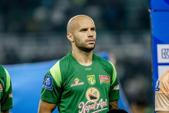 Risto Mitrevski (Instagram @riki_mitrevski) 00